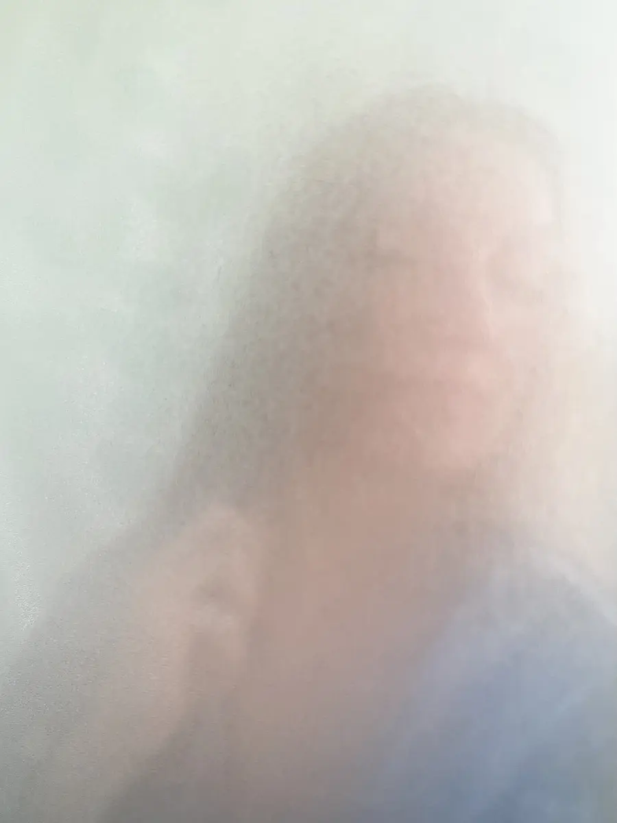 Brigitte Salzmann - just haze IIII, selbstporträt-serie, 2021-2023